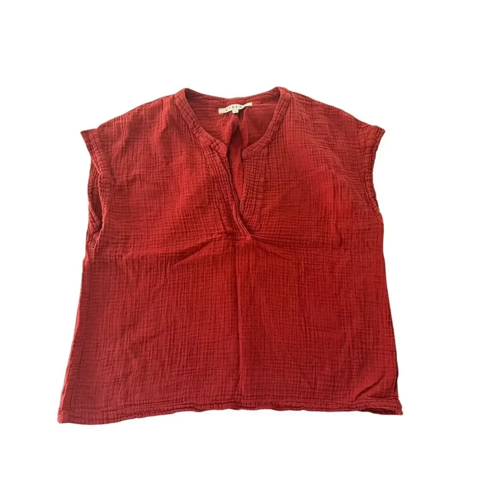 Xirena Split Neck Gauze Burgundy Top Size Medium Loose Boho Casual Cap Sleeve - Picture 1 of 6
